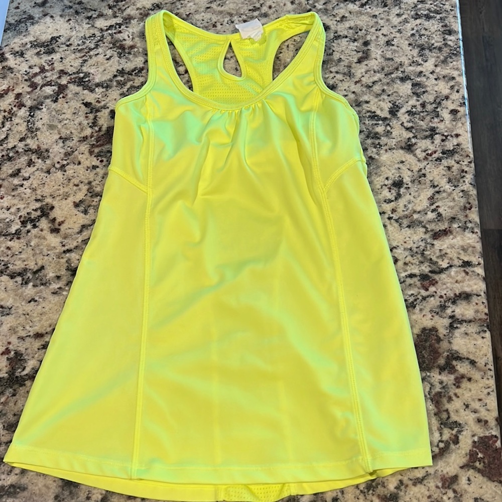 Women’s athletic top